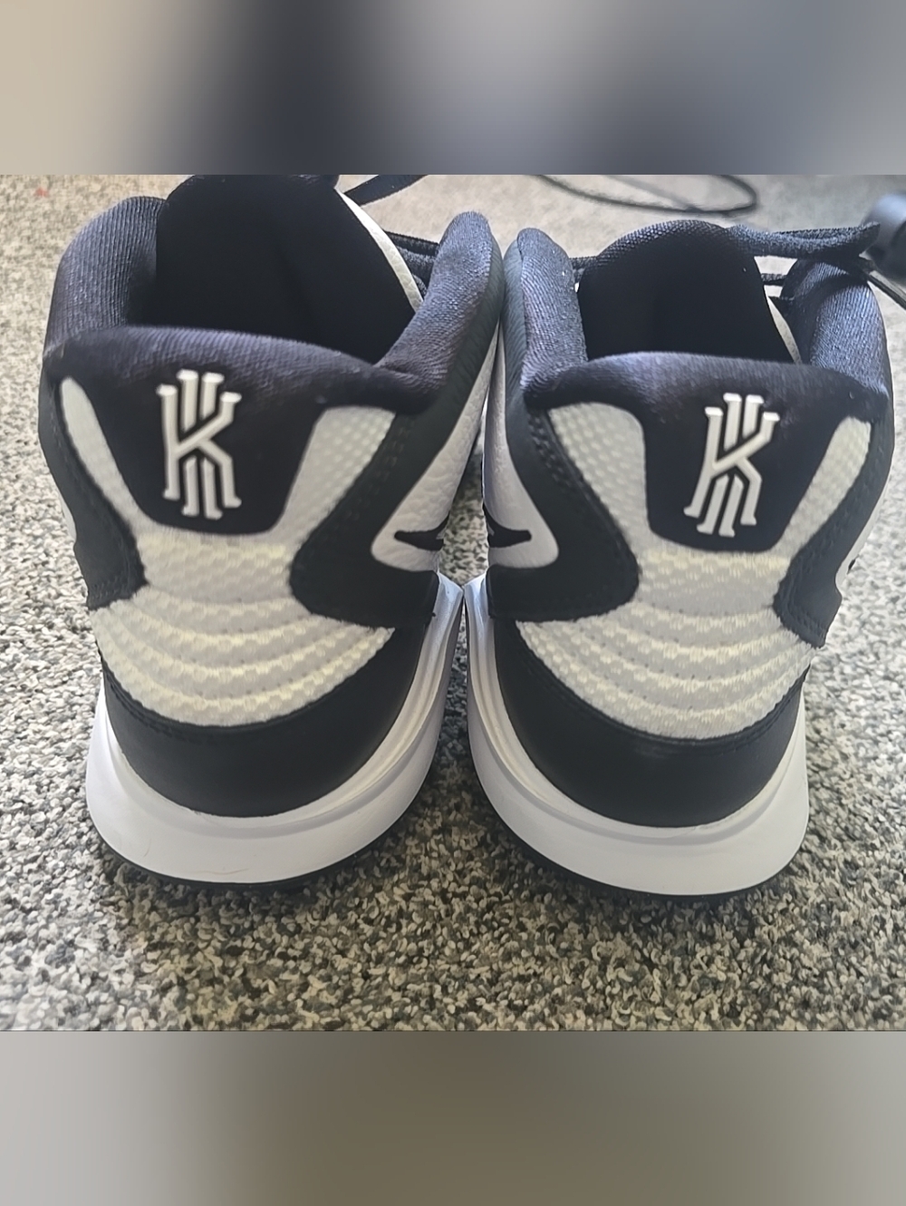 New without Box - Nike KYRIE INFINITY TB 'WHITE BLACK'- Size 12 - Picture 4 of 10